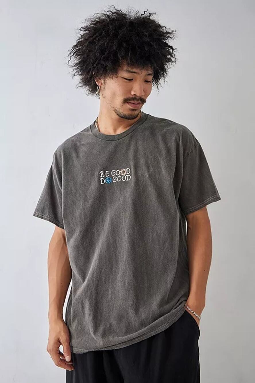 NWT Urban Outfitters BDG Be Good Do Good Embroidered T-Shirt in Grey size Large